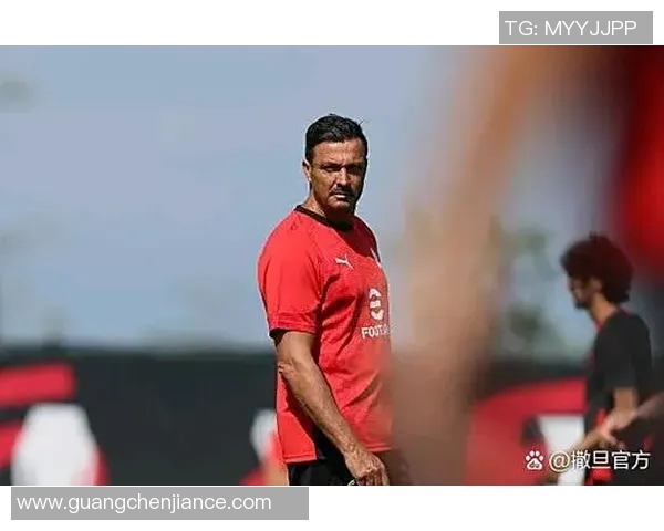 冲突升级!AC米兰与教练发生激烈争执 冲突升级!AC米兰与教练发生激烈争执