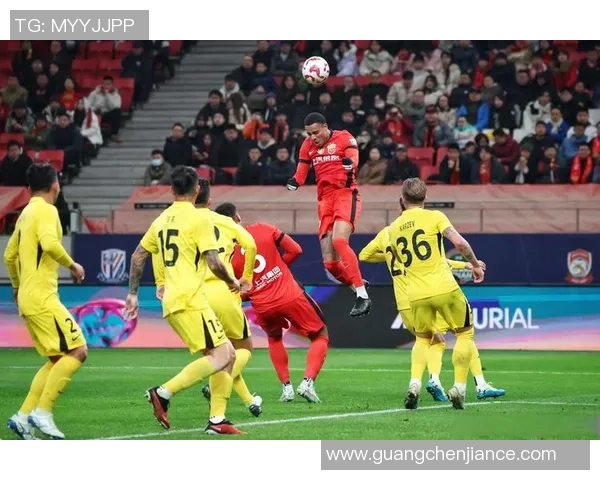 中超焦点战：上海海港对阵广州恒大的精彩回顾