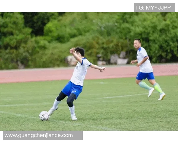 本周体育快讯:篮球足球全新赛事动态及明星表现精彩回顾 本周体育快讯:篮球足球全新赛事动态及明星表现精彩回顾